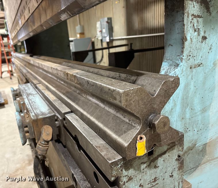 image for item EF6300 Cincinnati 300 H series X 14' press break