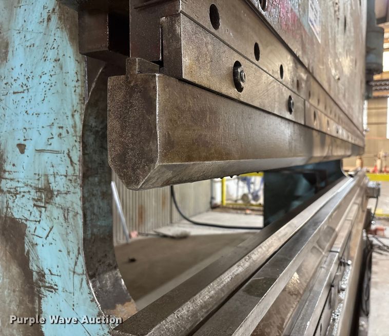 image for item EF6300 Cincinnati 300 H series X 14' press break