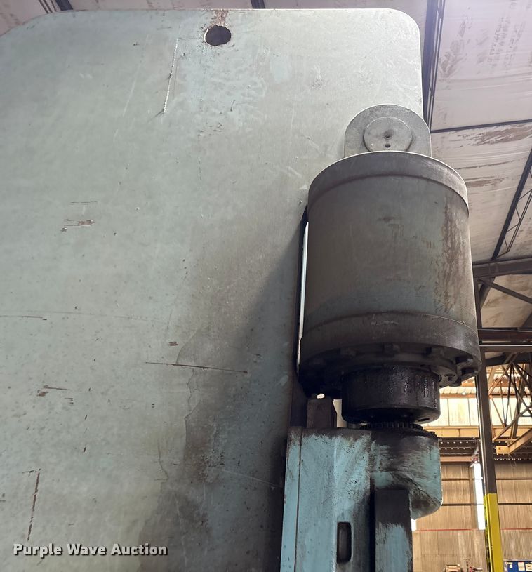 image for item EF6300 Cincinnati 300 H series X 14' press break