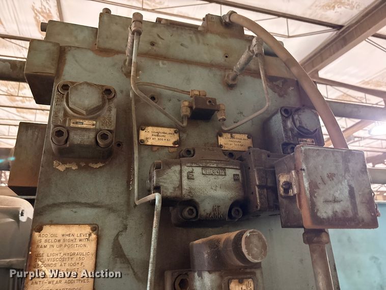 image for item EF6300 Cincinnati 300 H series X 14' press break