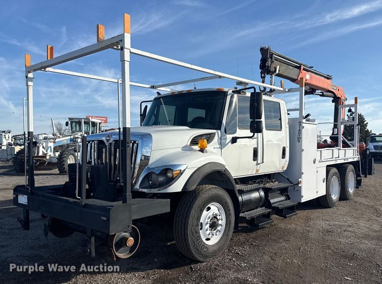 image for item EG1915 2010 International 7500 crane truck