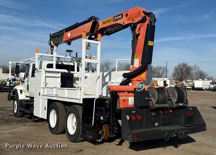 image for item EG1915 2010 International 7500 crane truck