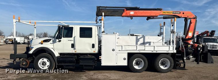 image for item EG1915 2010 International 7500 crane truck