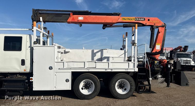 image for item EG1915 2010 International 7500 crane truck