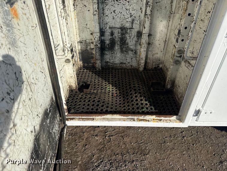 image for item EG1915 2010 International 7500 crane truck