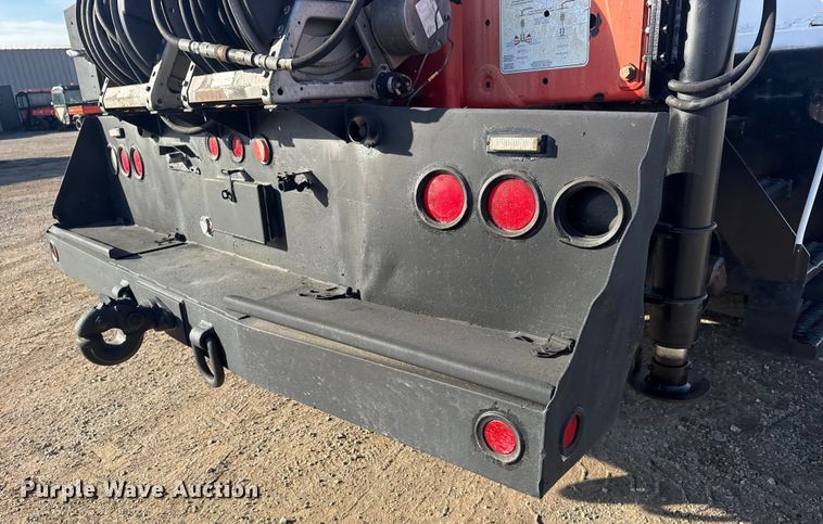 image for item EG1915 2010 International 7500 crane truck