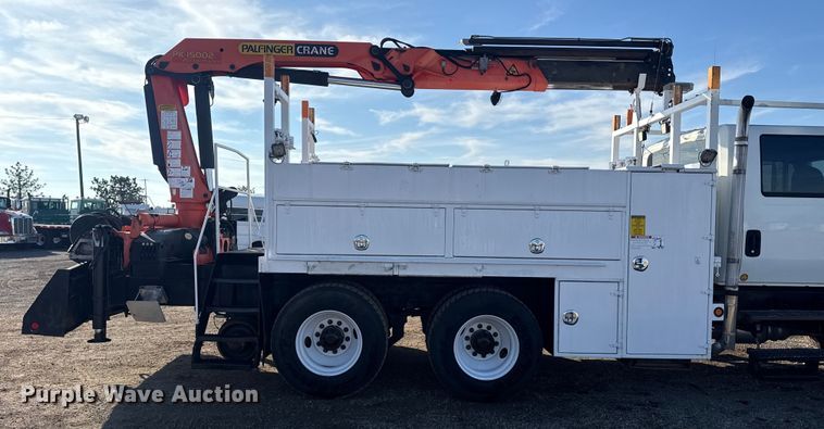 image for item EG1915 2010 International 7500 crane truck