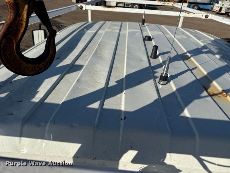 image for item EG1915 2010 International 7500 crane truck