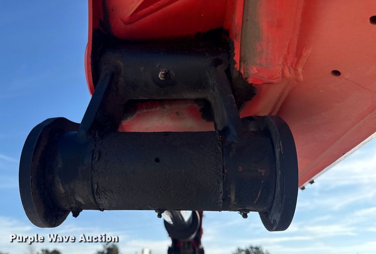 image for item EG1915 2010 International 7500 crane truck