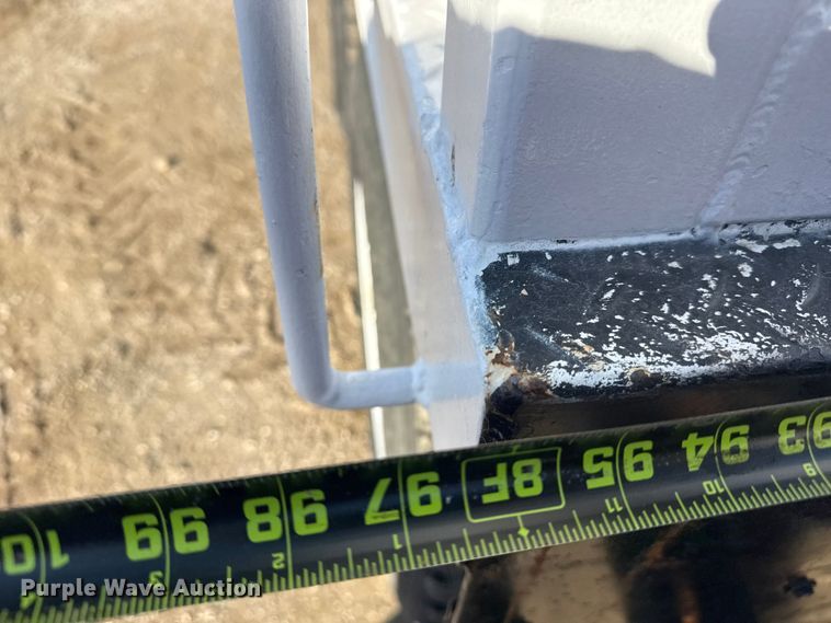 image for item EG1915 2010 International 7500 crane truck