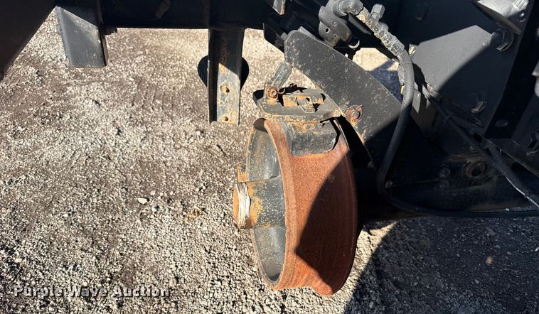 image for item EG1915 2010 International 7500 crane truck