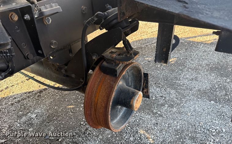 image for item EG1915 2010 International 7500 crane truck