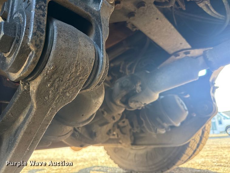 image for item EG1915 2010 International 7500 crane truck