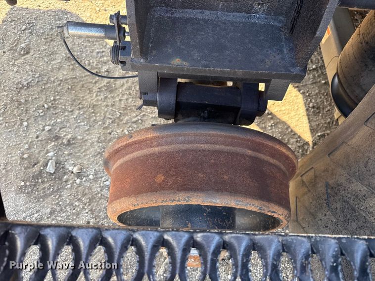 image for item EG1915 2010 International 7500 crane truck