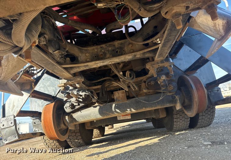 image for item EG1915 2010 International 7500 crane truck