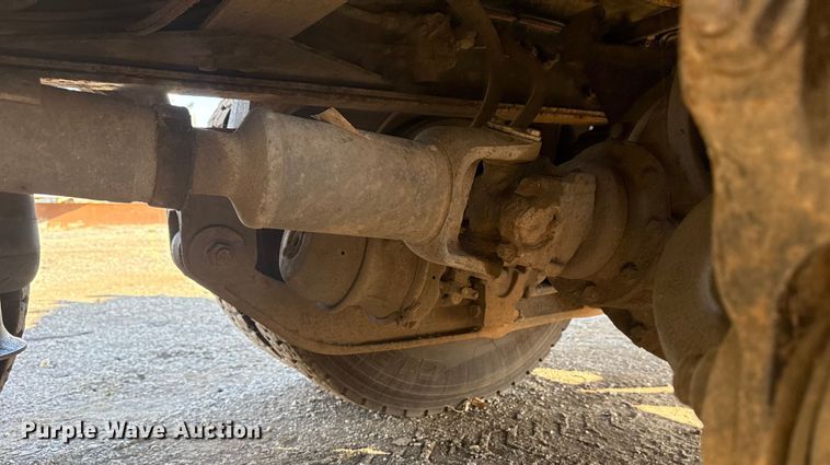 image for item EG1915 2010 International 7500 crane truck