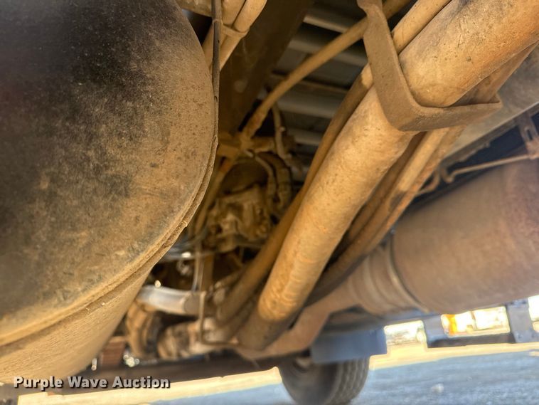 image for item EG1915 2010 International 7500 crane truck