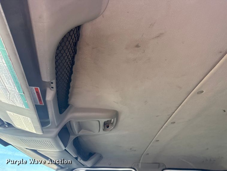 image for item EG1915 2010 International 7500 crane truck