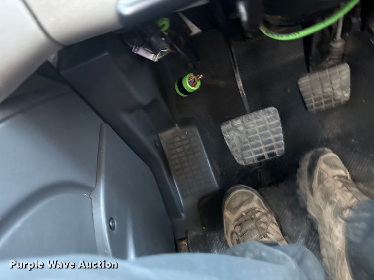 image for item EG1915 2010 International 7500 crane truck