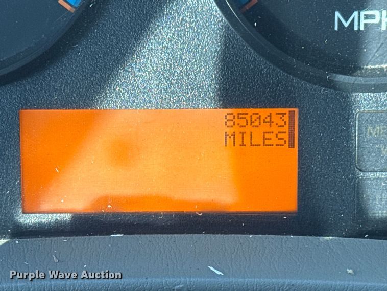 image for item EG1915 2010 International 7500 crane truck