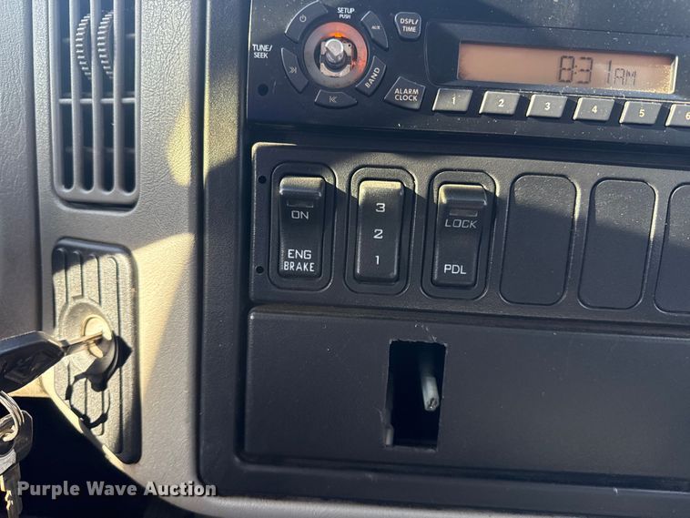 image for item EG1915 2010 International 7500 crane truck