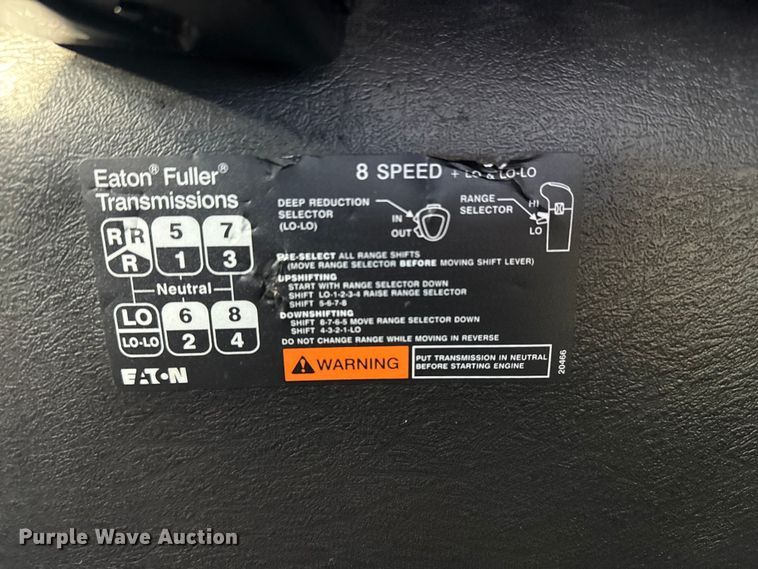 image for item EG1915 2010 International 7500 crane truck