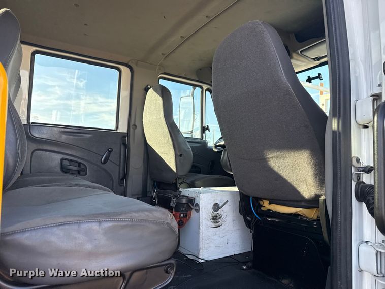 image for item EG1915 2010 International 7500 crane truck