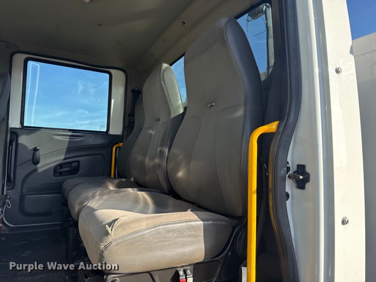 image for item EG1915 2010 International 7500 crane truck