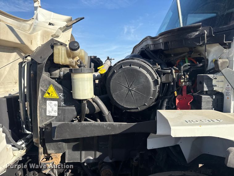 image for item EG1915 2010 International 7500 crane truck