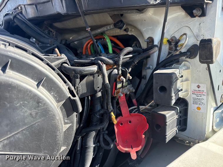 image for item EG1915 2010 International 7500 crane truck