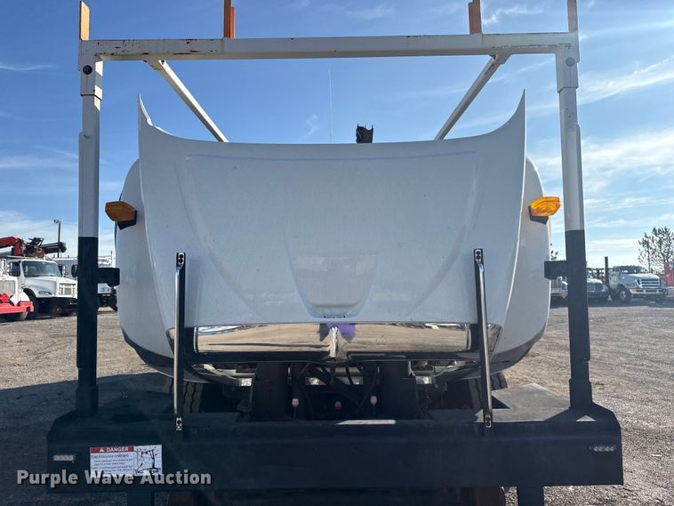 image for item EG1915 2010 International 7500 crane truck