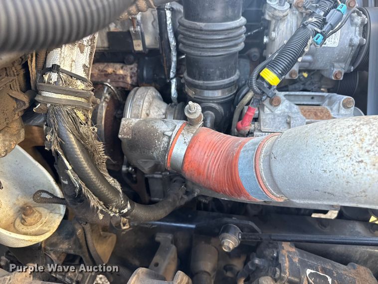 image for item EG1915 2010 International 7500 crane truck