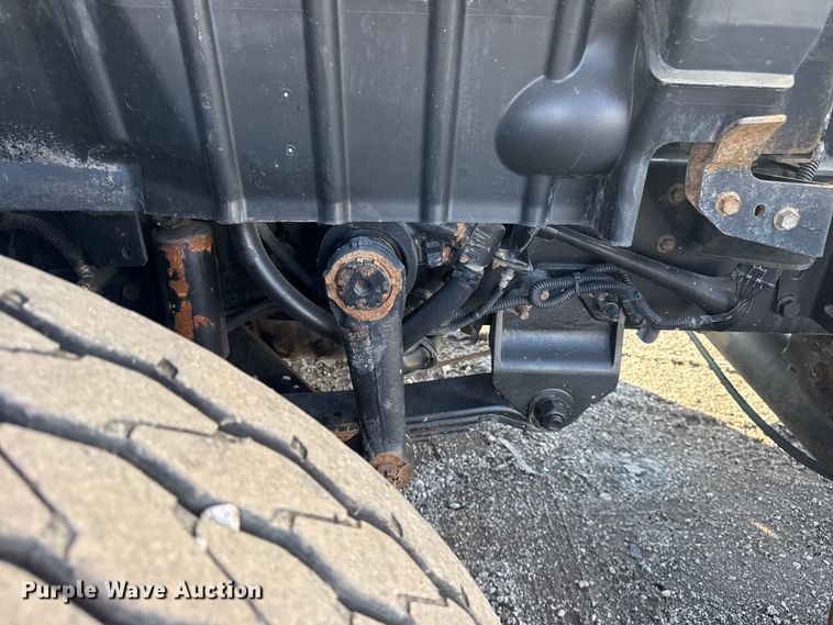 image for item EG1915 2010 International 7500 crane truck