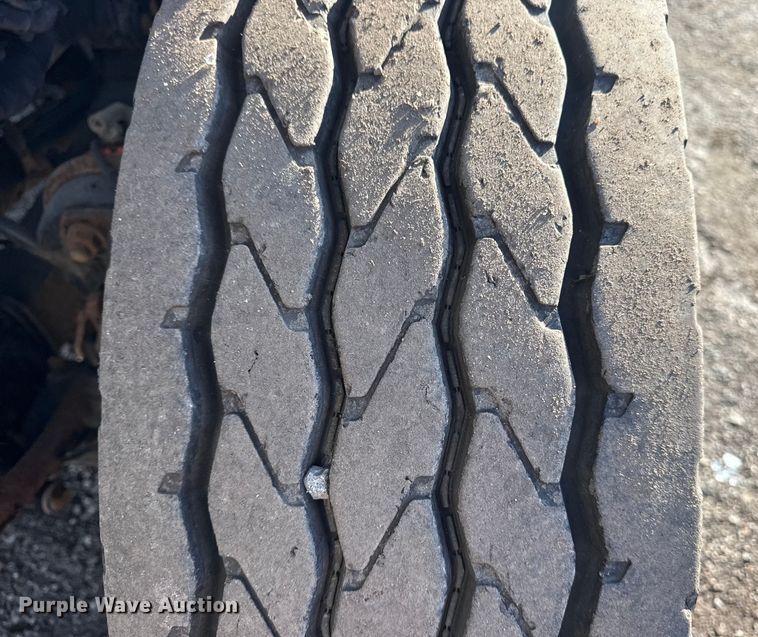 image for item EG1915 2010 International 7500 crane truck