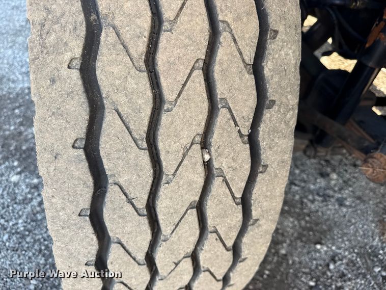 image for item EG1915 2010 International 7500 crane truck