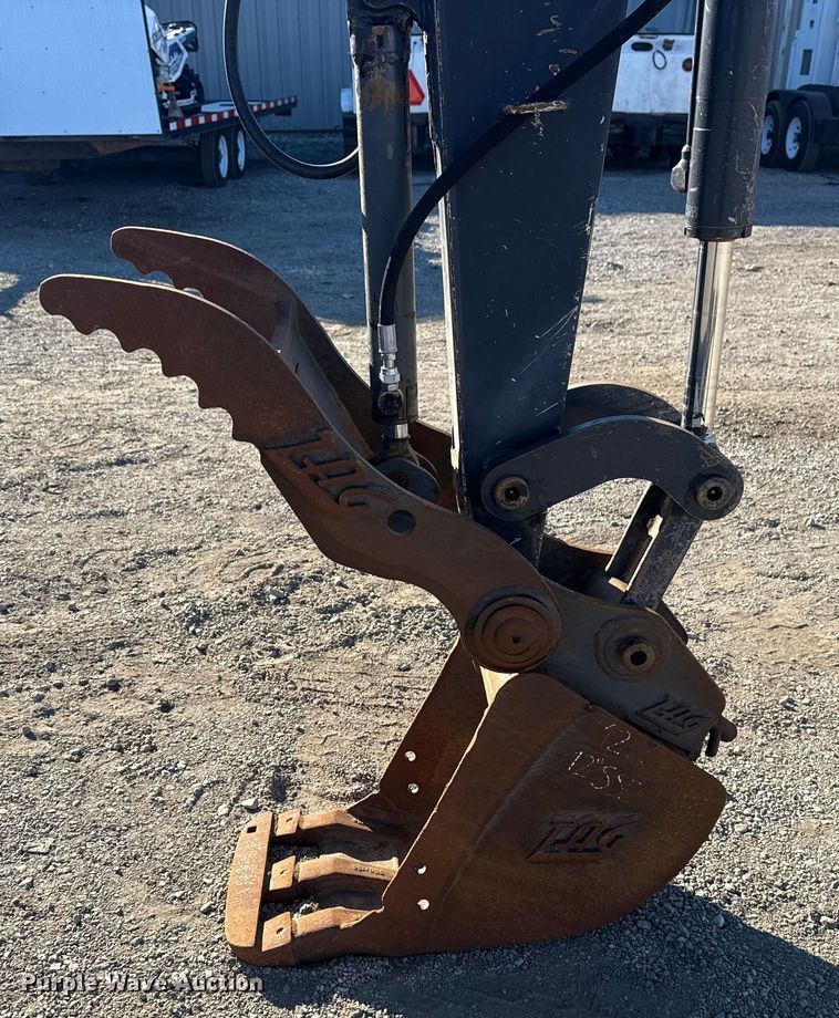 image for item EG1924 2013 John Deere 35G mini excavator