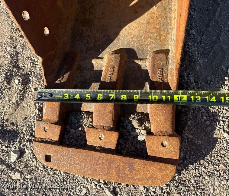 image for item EG1924 2013 John Deere 35G mini excavator