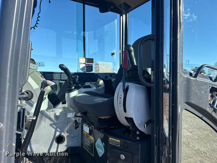 image for item EG1924 2013 John Deere 35G mini excavator