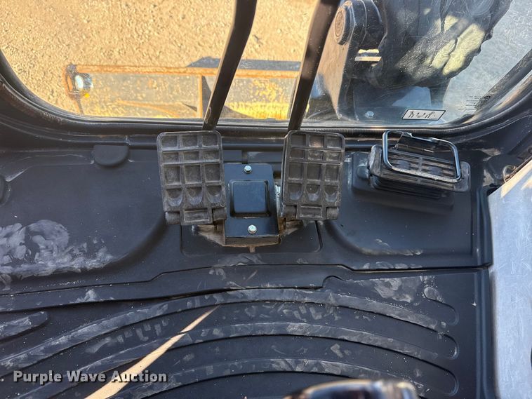 image for item EG1924 2013 John Deere 35G mini excavator