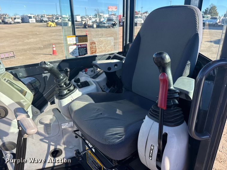 image for item EG1924 2013 John Deere 35G mini excavator