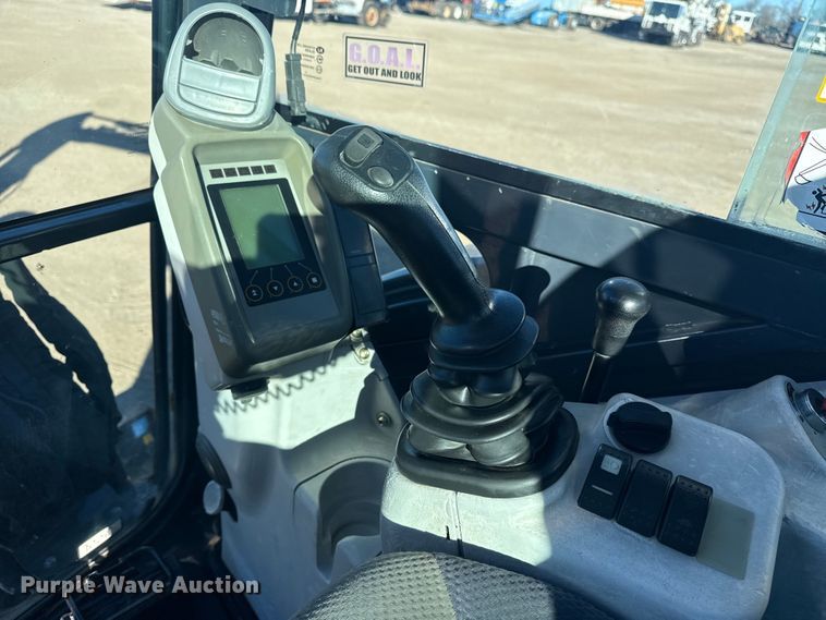 image for item EG1924 2013 John Deere 35G mini excavator