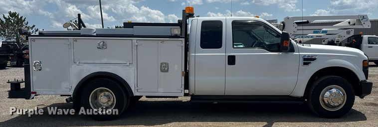image for item EG6060 2010 Ford F350 Super Duty Ext. Cab utility bed pickup truck