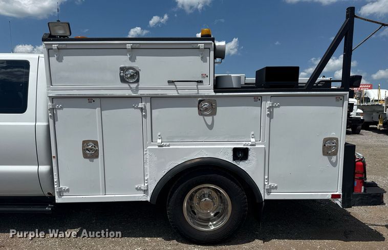 image for item EG6060 2010 Ford F350 Super Duty Ext. Cab utility bed pickup truck