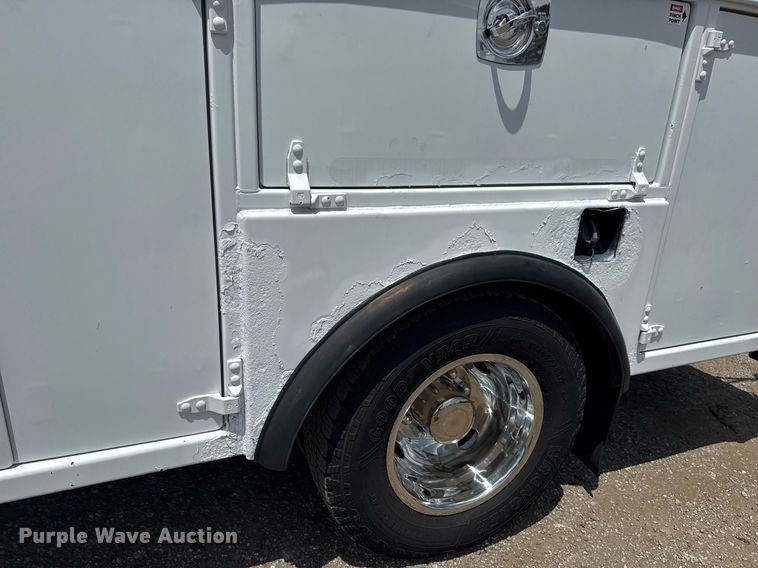 image for item EG6060 2010 Ford F350 Super Duty Ext. Cab utility bed pickup truck