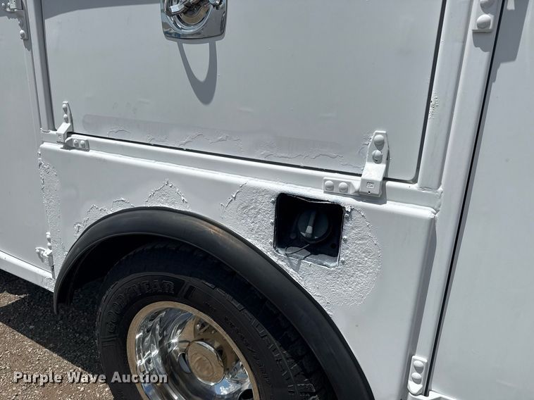 image for item EG6060 2010 Ford F350 Super Duty Ext. Cab utility bed pickup truck