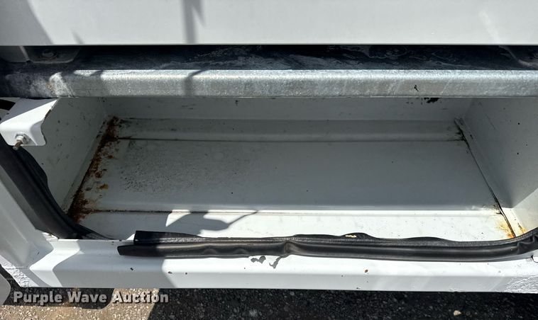 image for item EG6060 2010 Ford F350 Super Duty Ext. Cab utility bed pickup truck