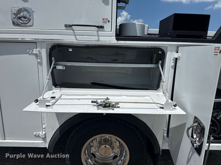 image for item EG6060 2010 Ford F350 Super Duty Ext. Cab utility bed pickup truck