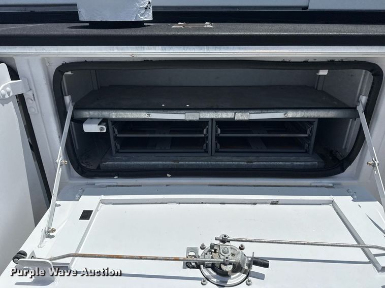 image for item EG6060 2010 Ford F350 Super Duty Ext. Cab utility bed pickup truck