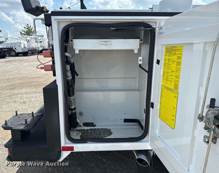 image for item EG6060 2010 Ford F350 Super Duty Ext. Cab utility bed pickup truck