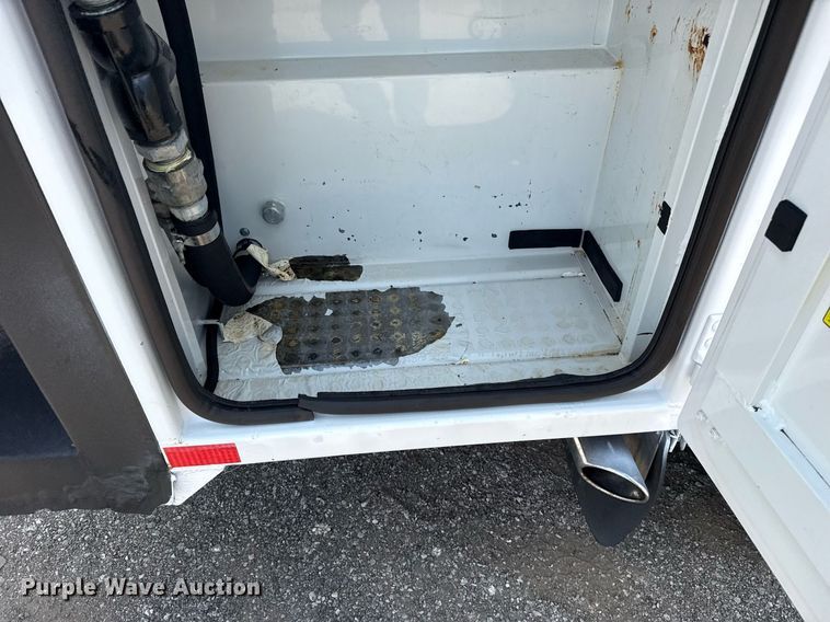 image for item EG6060 2010 Ford F350 Super Duty Ext. Cab utility bed pickup truck